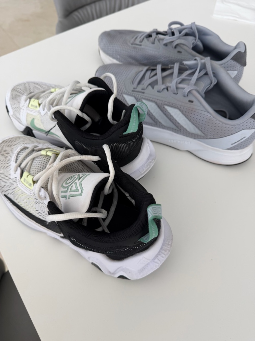 2 x Athletic Sneakers